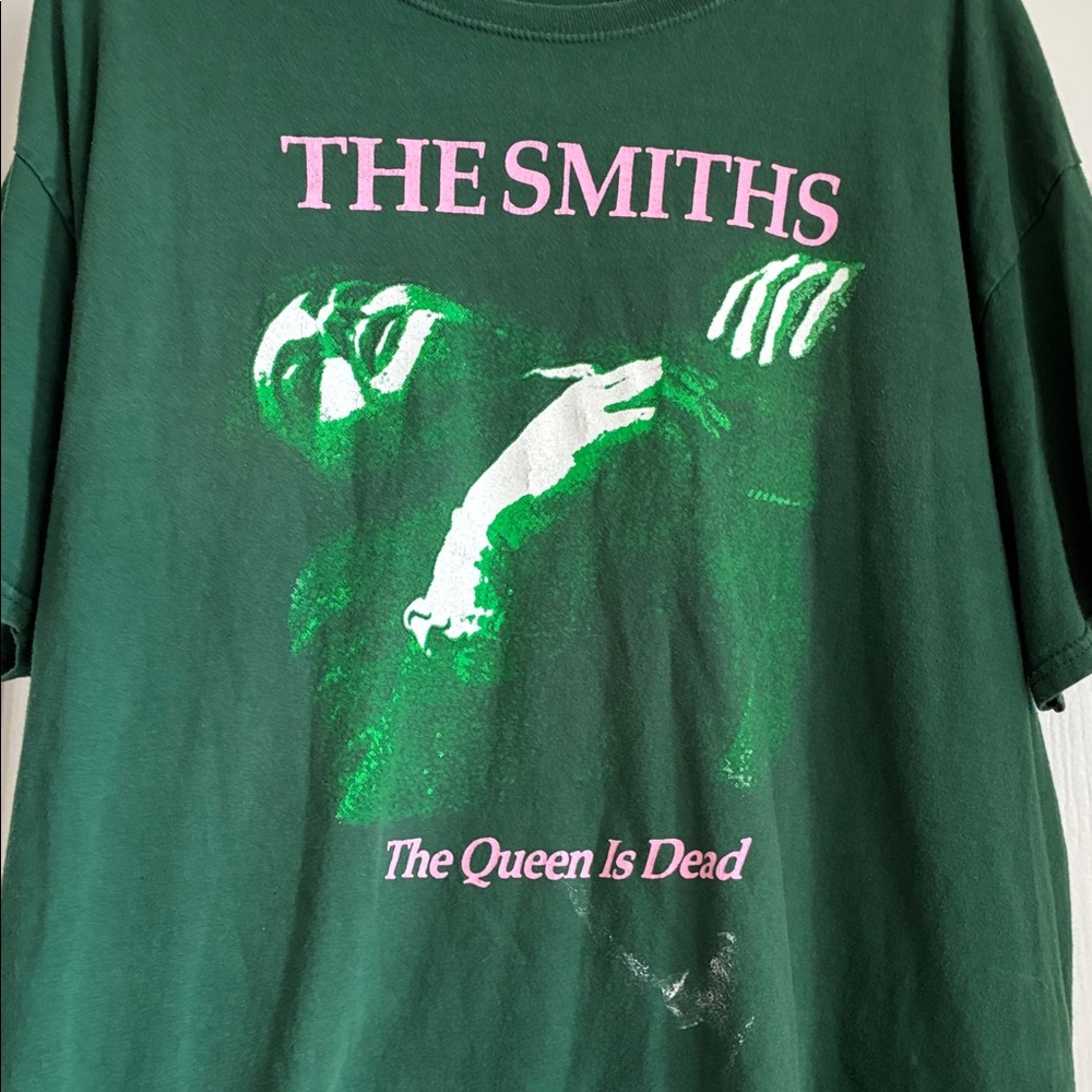 The Smiths Band Tee New Wave 80s The Queen is Dead Green/ Pink Graphic Tee - Picture 5 of 5